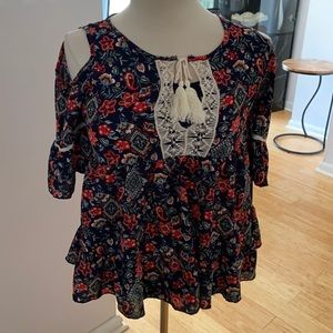 Women’s small cold Shoulder short top